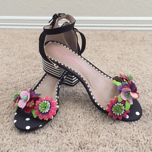 betsey johnson shoes